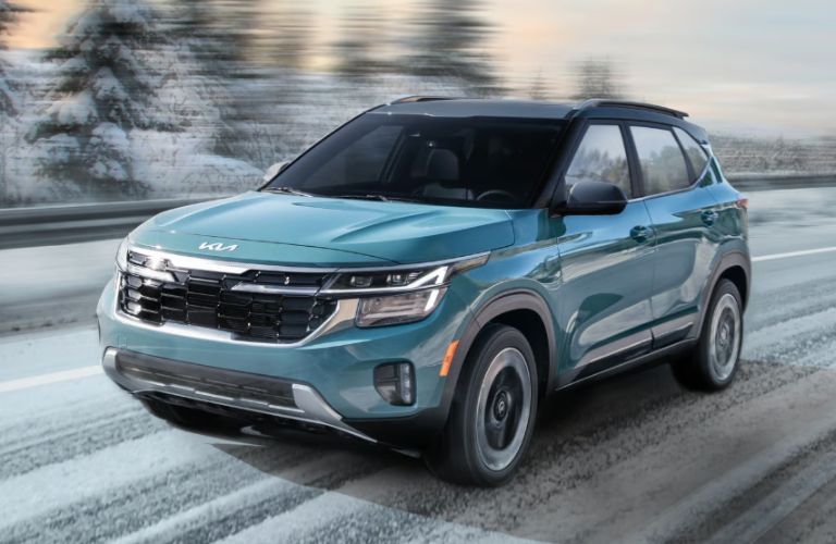 front view of the 2026 Kia Seltos on a snowy road