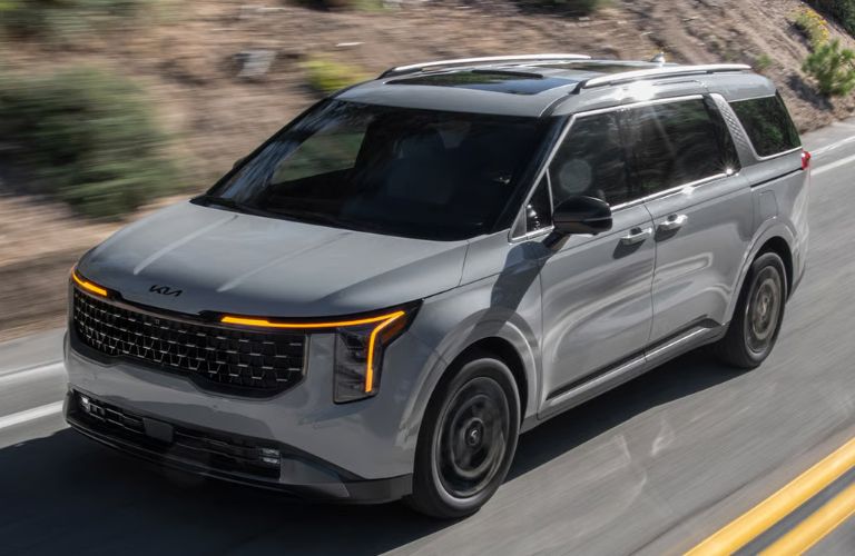 2026 Kia Carnival Hybrid front and side view