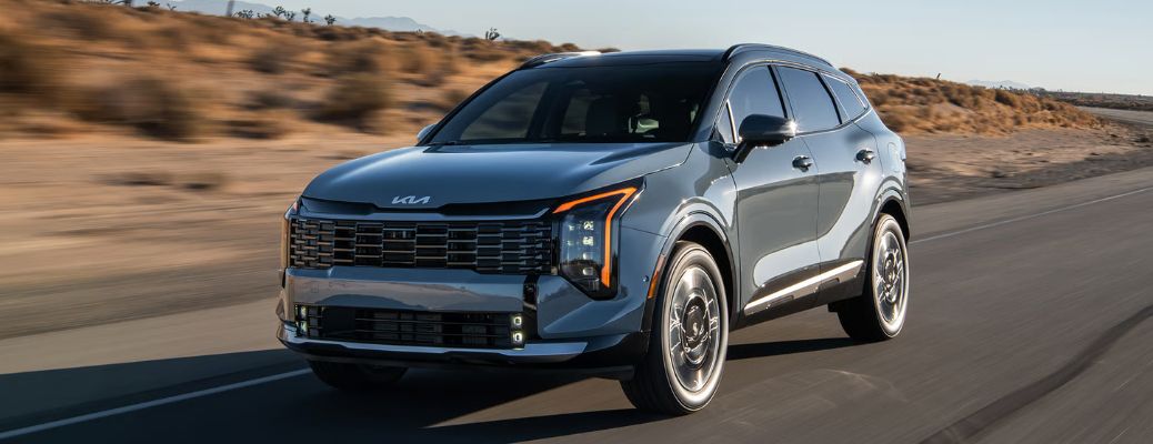2026 Kia Sportage Turbo-Hybrid front and side view