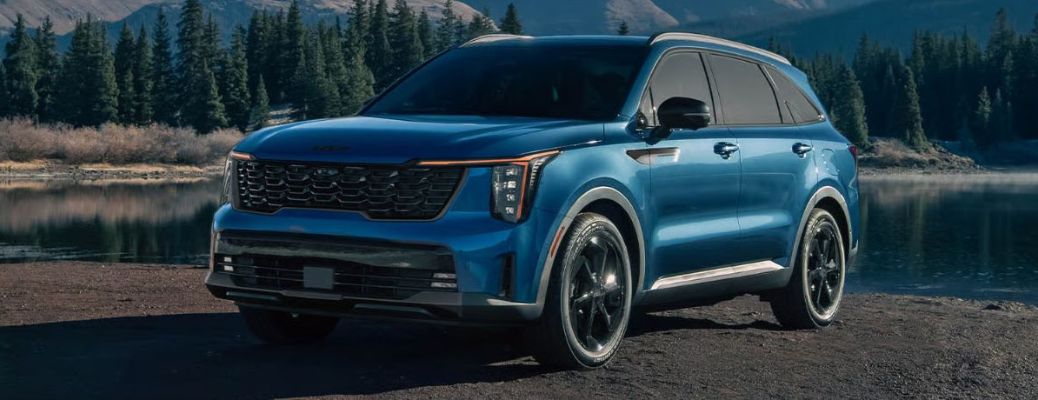 2026 Kia Sorento Hybrid front and side view