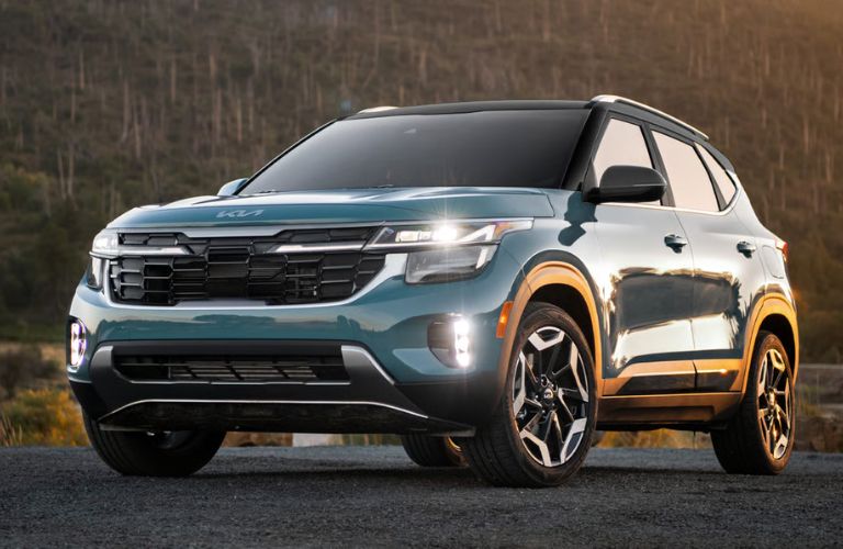 2026 Kia Seltos front front and side view