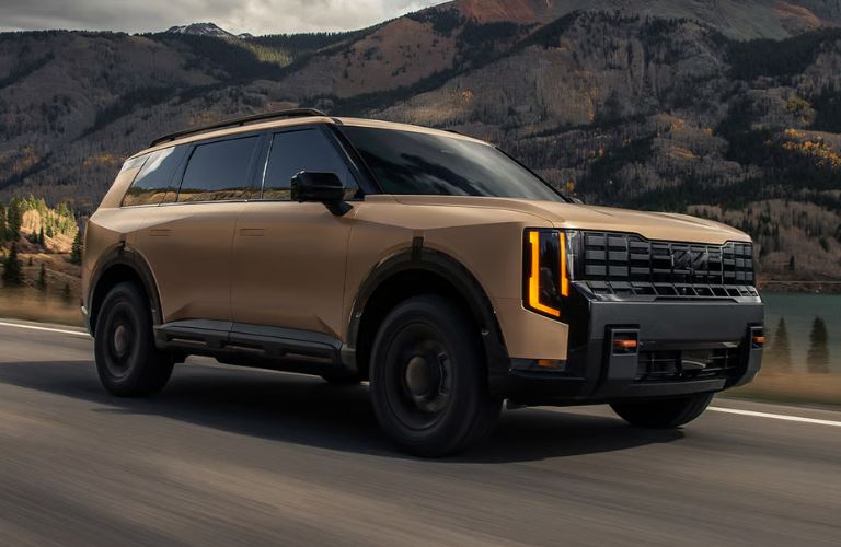 2027 Kia Telluride side and front view