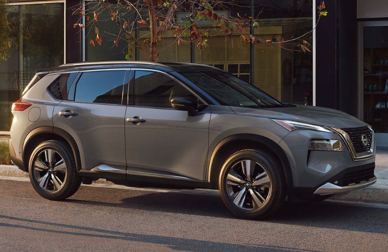 2022 Nissan Rogue side view