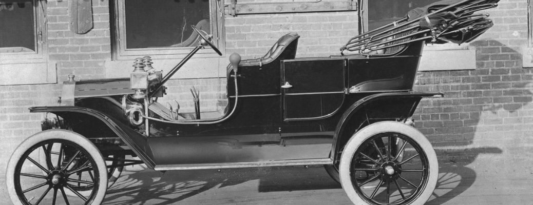 1908 Ford Model T Touring side view