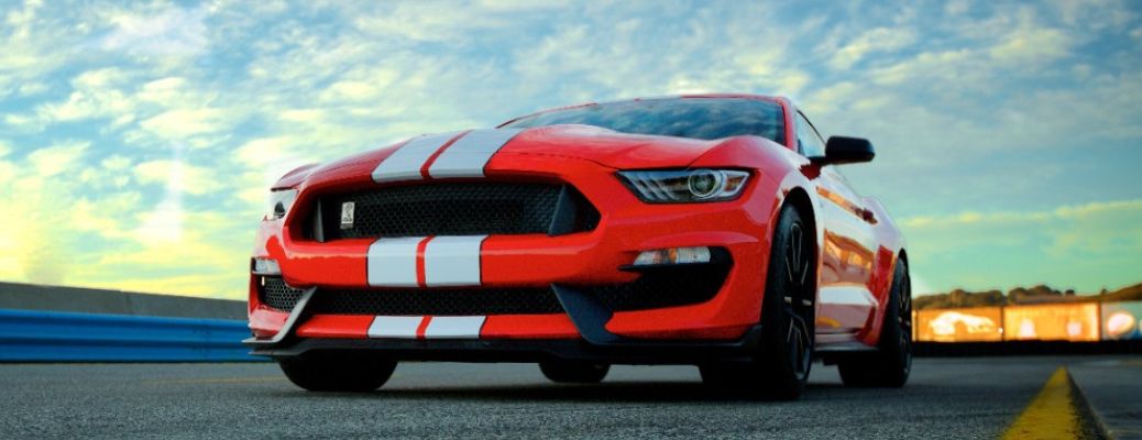 2016 Ford Mustang Shelby GT350 front and side view