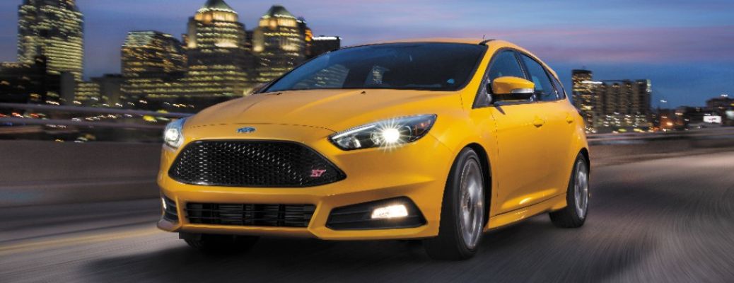 2016 Ford Focus ST front and side view