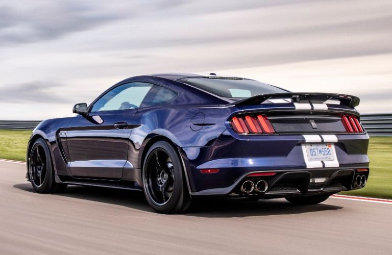 Ford Mustang Shelby GT350 side and back view