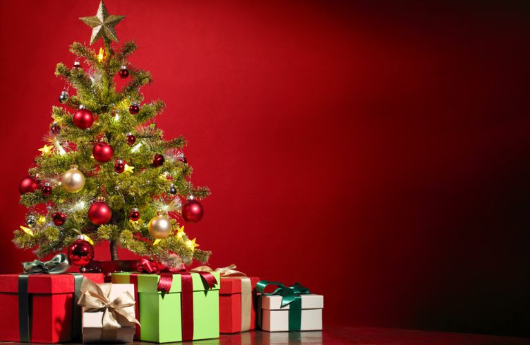 Christmas tree and gifts