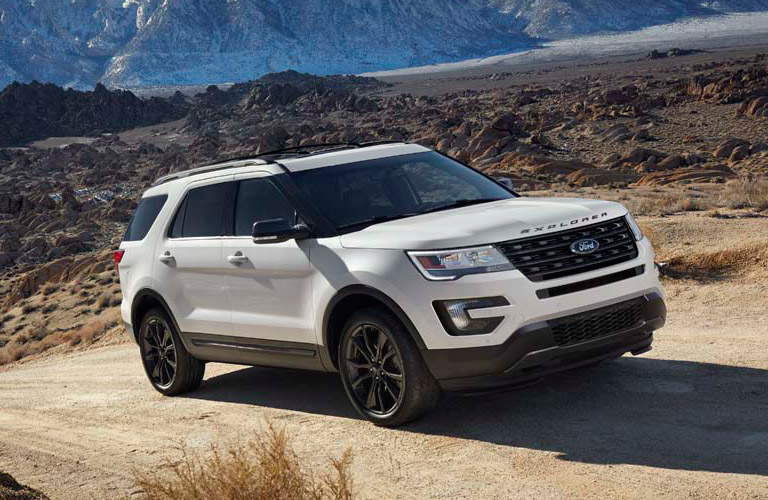 2017 Ford Explorer in white