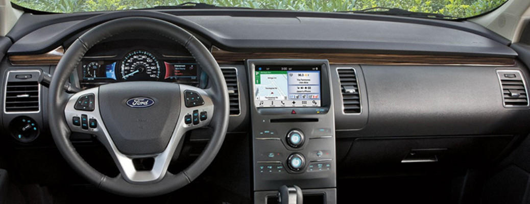 2018 Ford Flex steering wheel and display screen