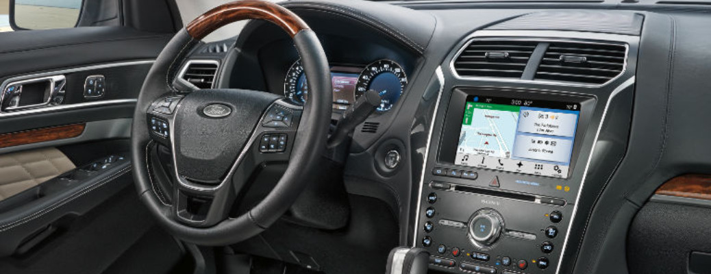 2018 Ford Explorer steering wheel and display screen