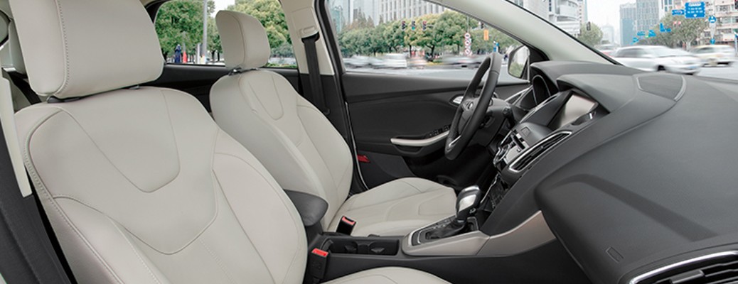 2018 Ford Focus front seats side view