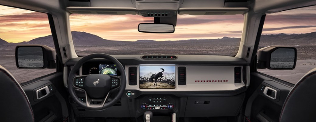 2021 Ford Bronco Outerbanks front seats and display screen