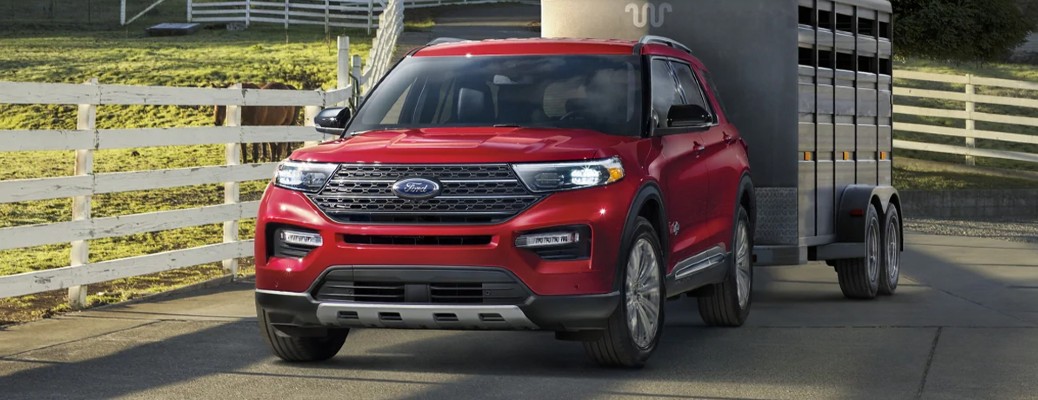 2021 Ford Explorer King Ranch front view towing a trailer
