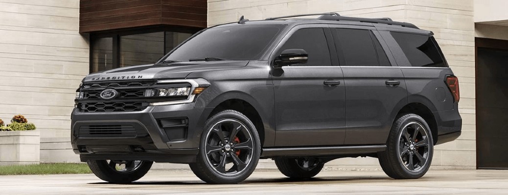 2022 Ford Expedition side view by a house