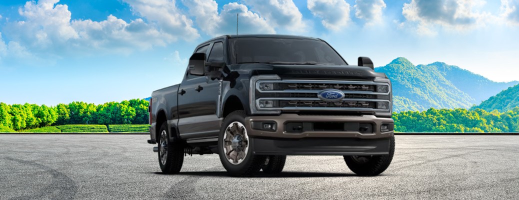 2023 Ford F-350 Super Duty King Ranch front view