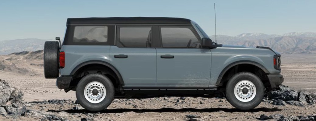 2023 Ford Bronco Base side view