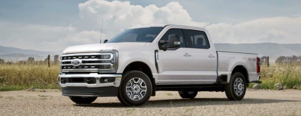 What exterior colour options does the 2025 Ford Super Duty offer