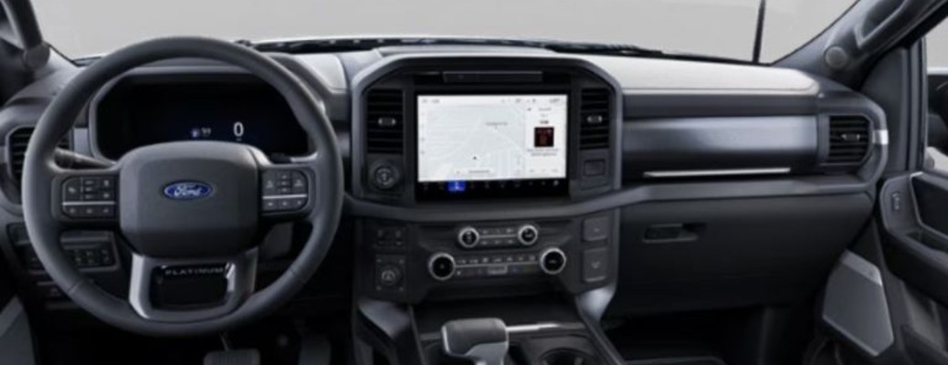 2025 Ford F-150 Platinum steering wheel and display screen
