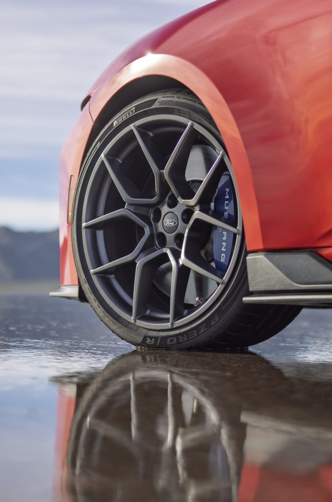 Dark Horse SC wheel and tire