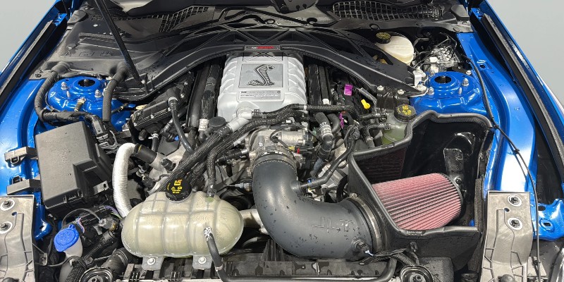 2021 Ford Mustang Shelby GT500 Velocity Blue Engine Bay