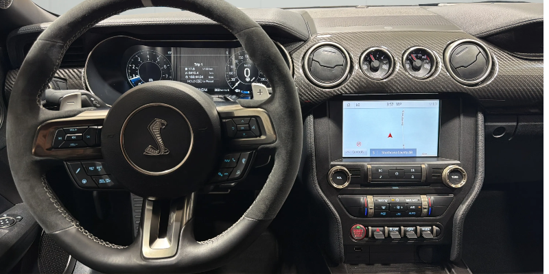2021 Ford Mustang Shelby GT500 Velocity Blue Dash & Infotainment System