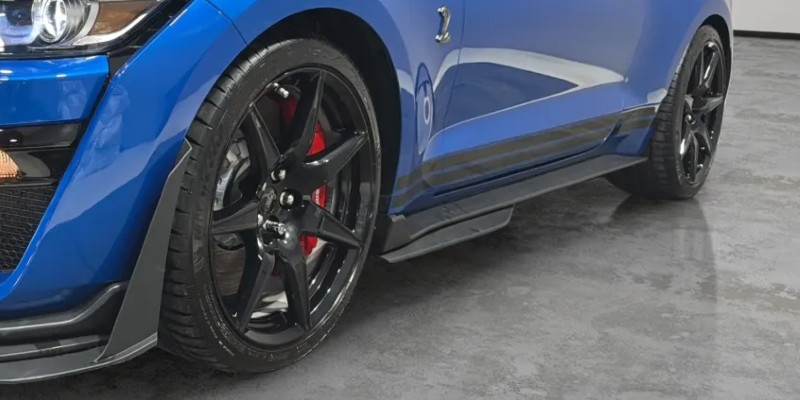 2021 Ford Mustang Shelby GT500 Velocity Blue Wheel, Tire & Brakes