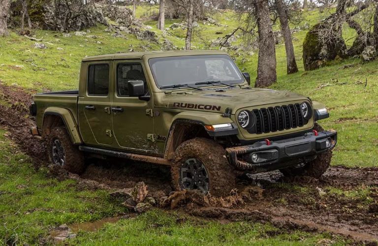 2025 Jeep Gladiator exterior front view