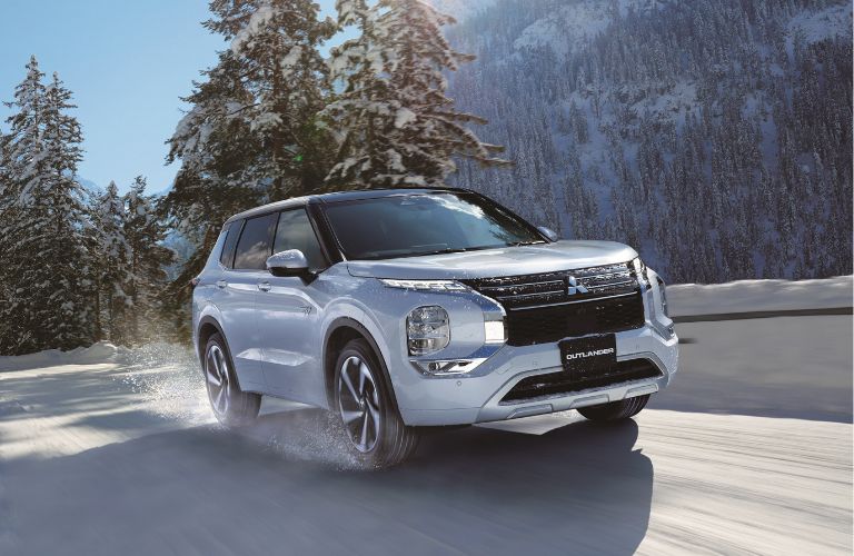 Driving the 2025 Mitsubishi Outlander PHEV on snowy road