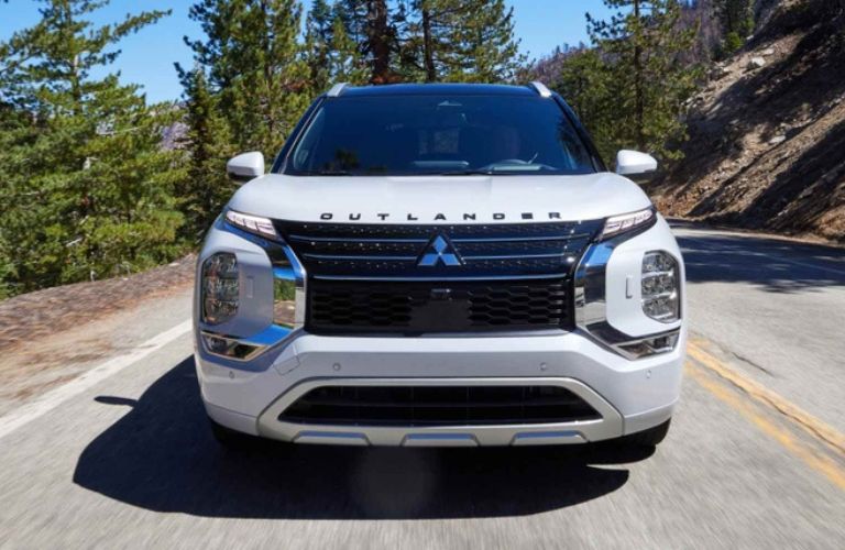 2025 Mitsubishi Outlander PHEV exterior front view