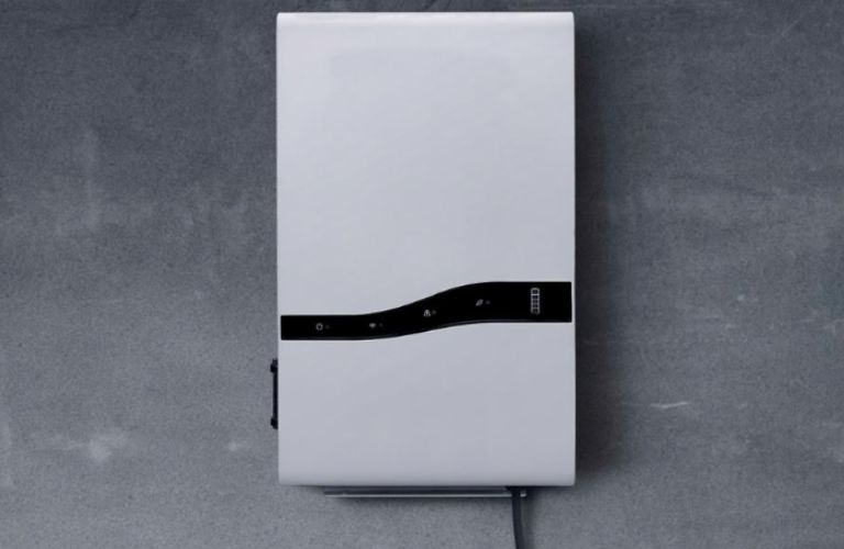 bidirectional home charging station by Honda