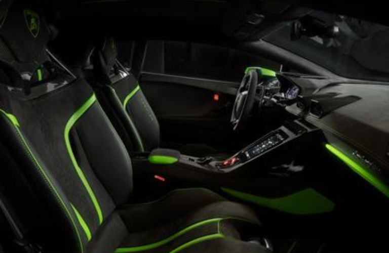 Lamborghini Huracán Tecnica interior front dash and seats