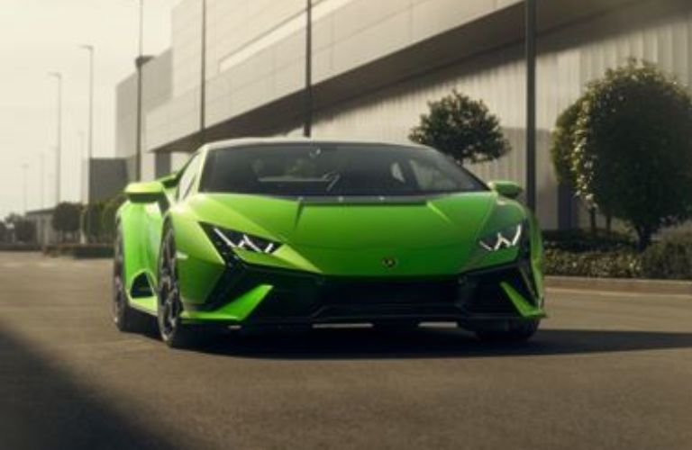 Lamborghini Huracán Tecnica exterior front view