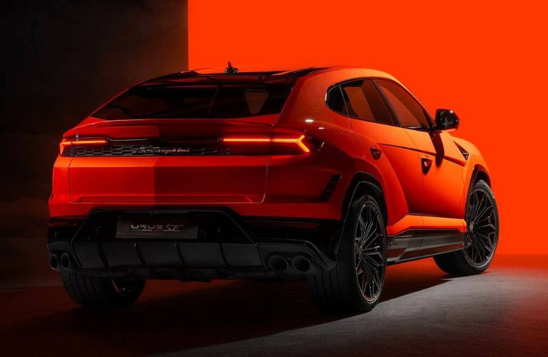 2025 Lamborghini Urus back and side view