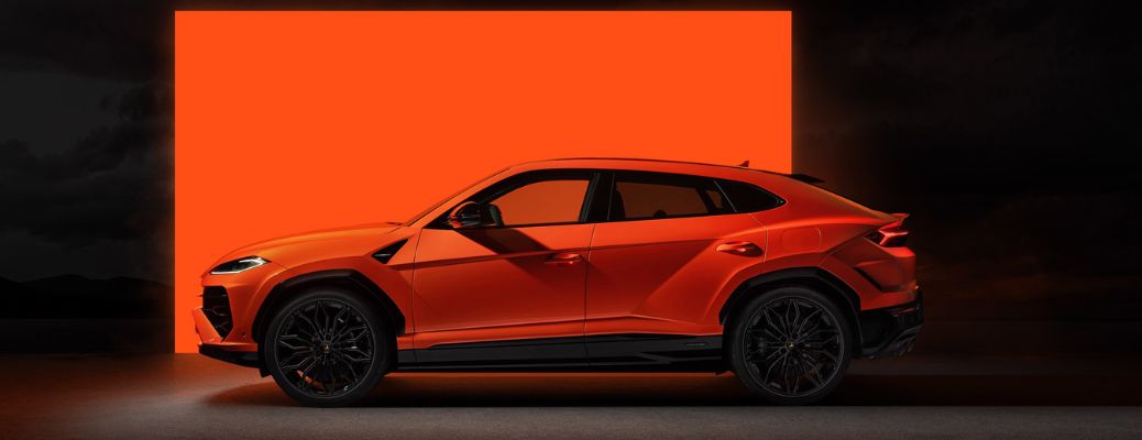 2025 Lamborghini Urus SE exterior side view