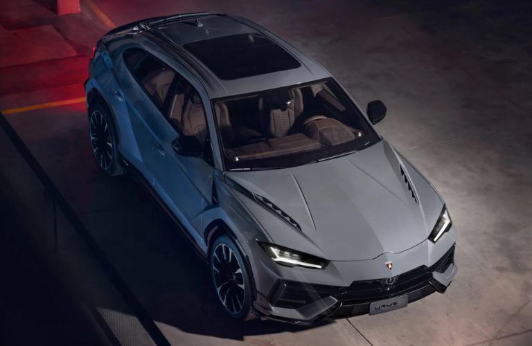 Lamborghini Urus three-angled view from the top