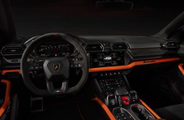 Lamborghini Urus SE interior front dash