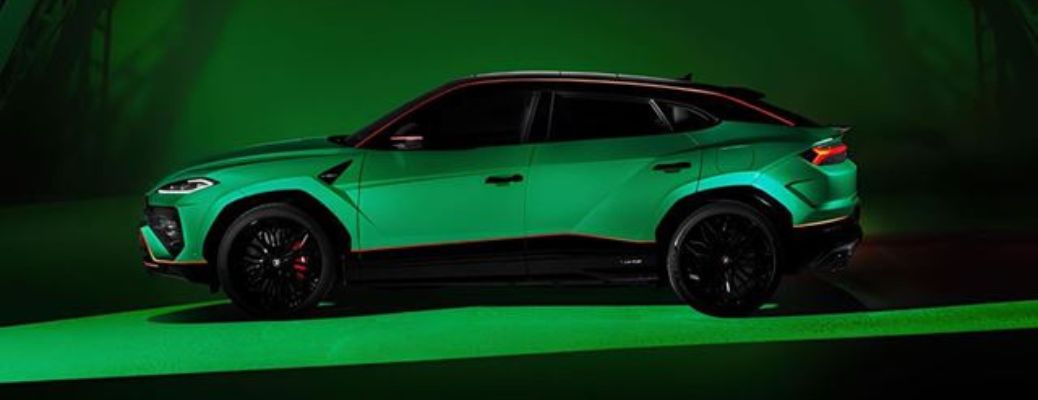 Lamborghini Urus SE exterior side view