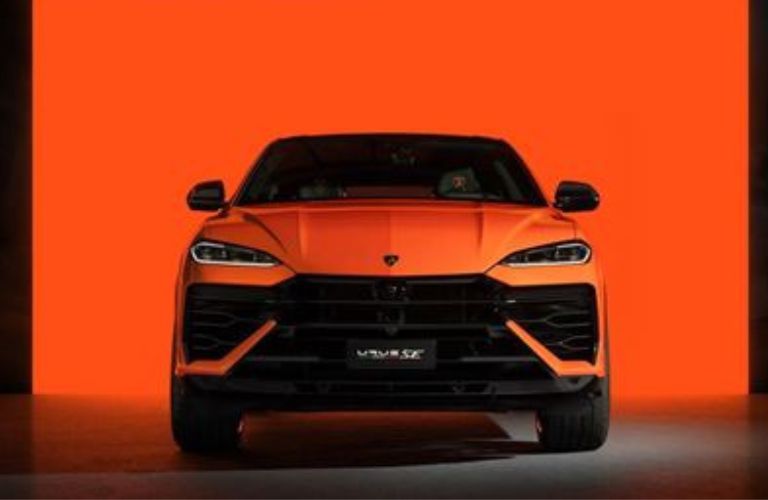 Lamborghini Urus SE exterior front look