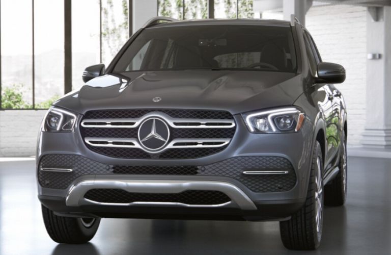 2023 Mercedes-Benz GLE 350 front and side view
