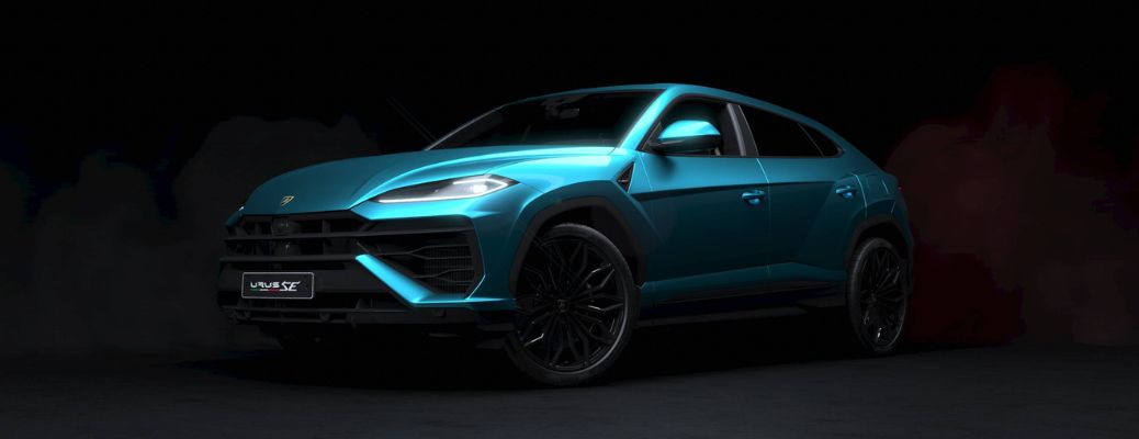 Front-quarter view of the 2026 Lamborghini Urus SE Blue