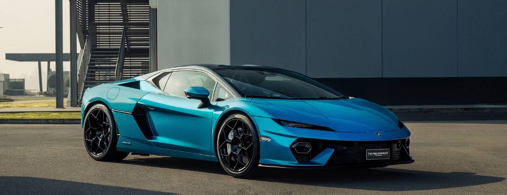 Front-quarter view of the 2026 Lamborghini Temerario Blue