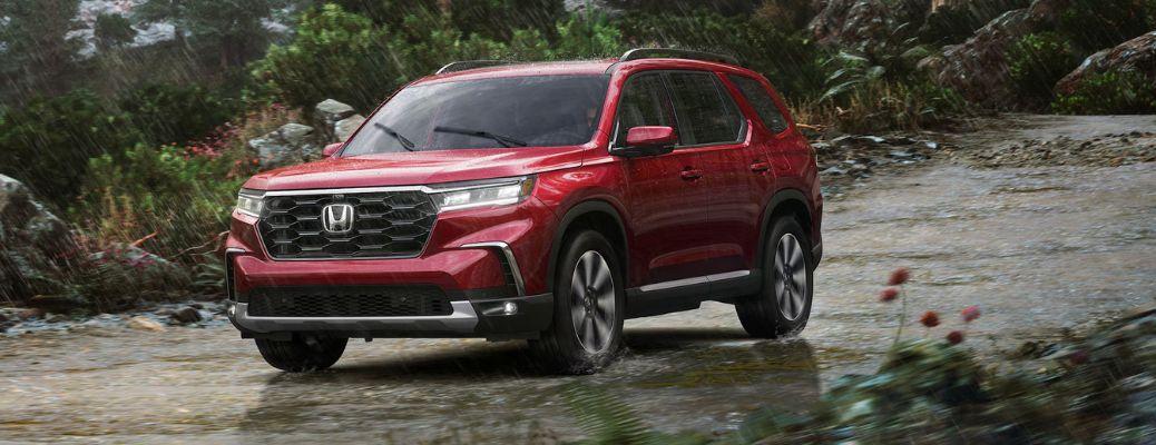 front quarter view of the 2025 Honda Pilot