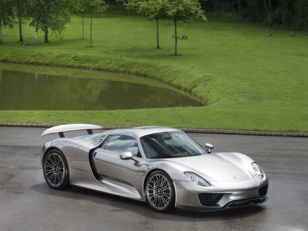 porsche 918 spyder outside