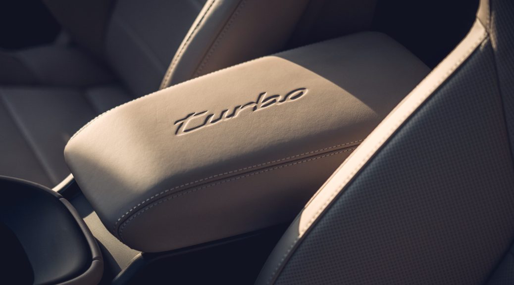 Macan Turbo Electric interior arm rest embroidered