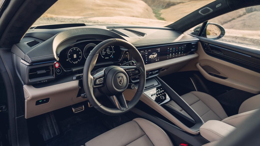 Macan Turbo Electric interior cockpit
