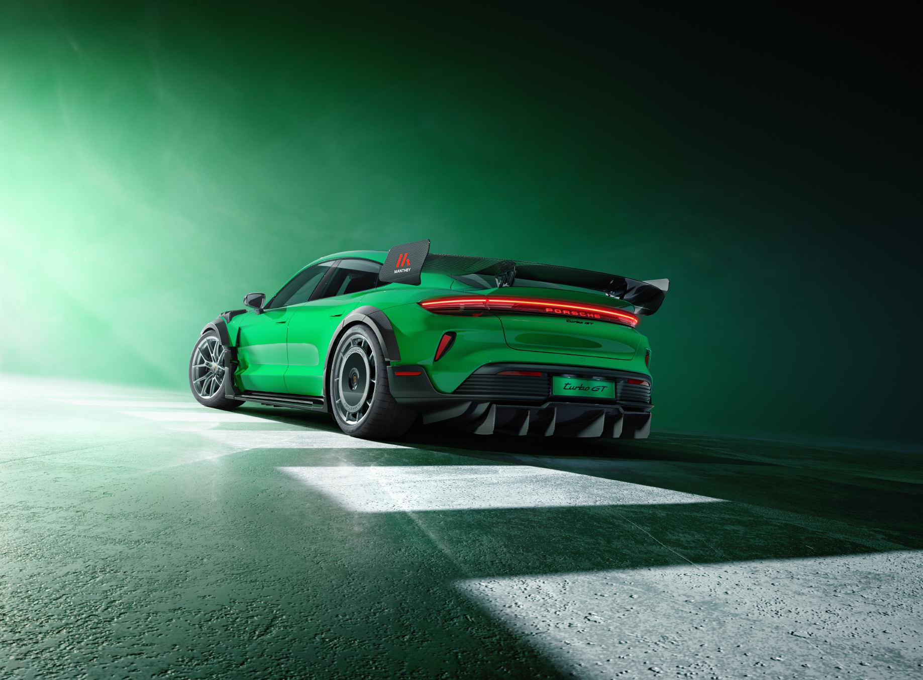 仏哲 Taycan Turbo GT Manthey Kit | Reviews, Specs, Features