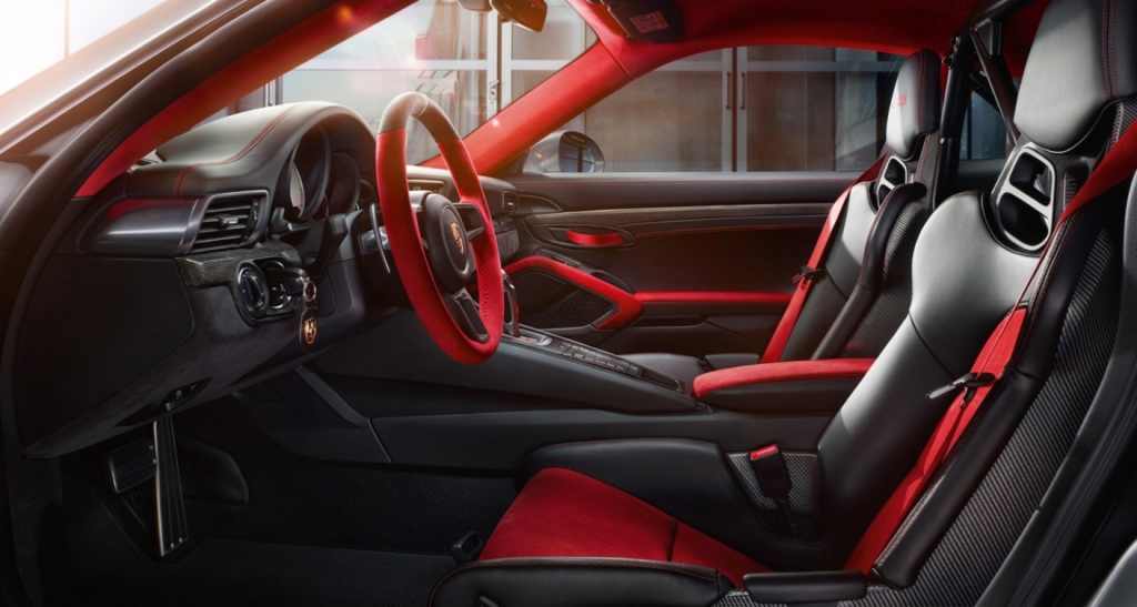 Porsche 911 GT2 weissach interior