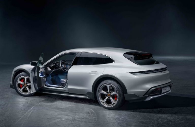 Front-quarter view of the 2022 Porsche Taycan