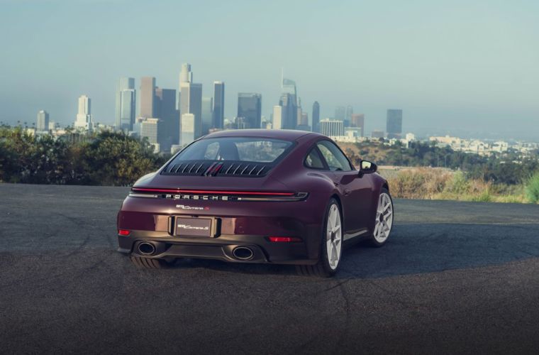 Porsche 911 Carrera S MT exterior rear view